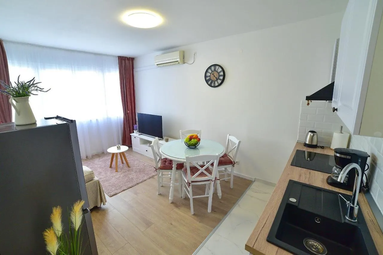 New And Modern Apartment Baroni Split
